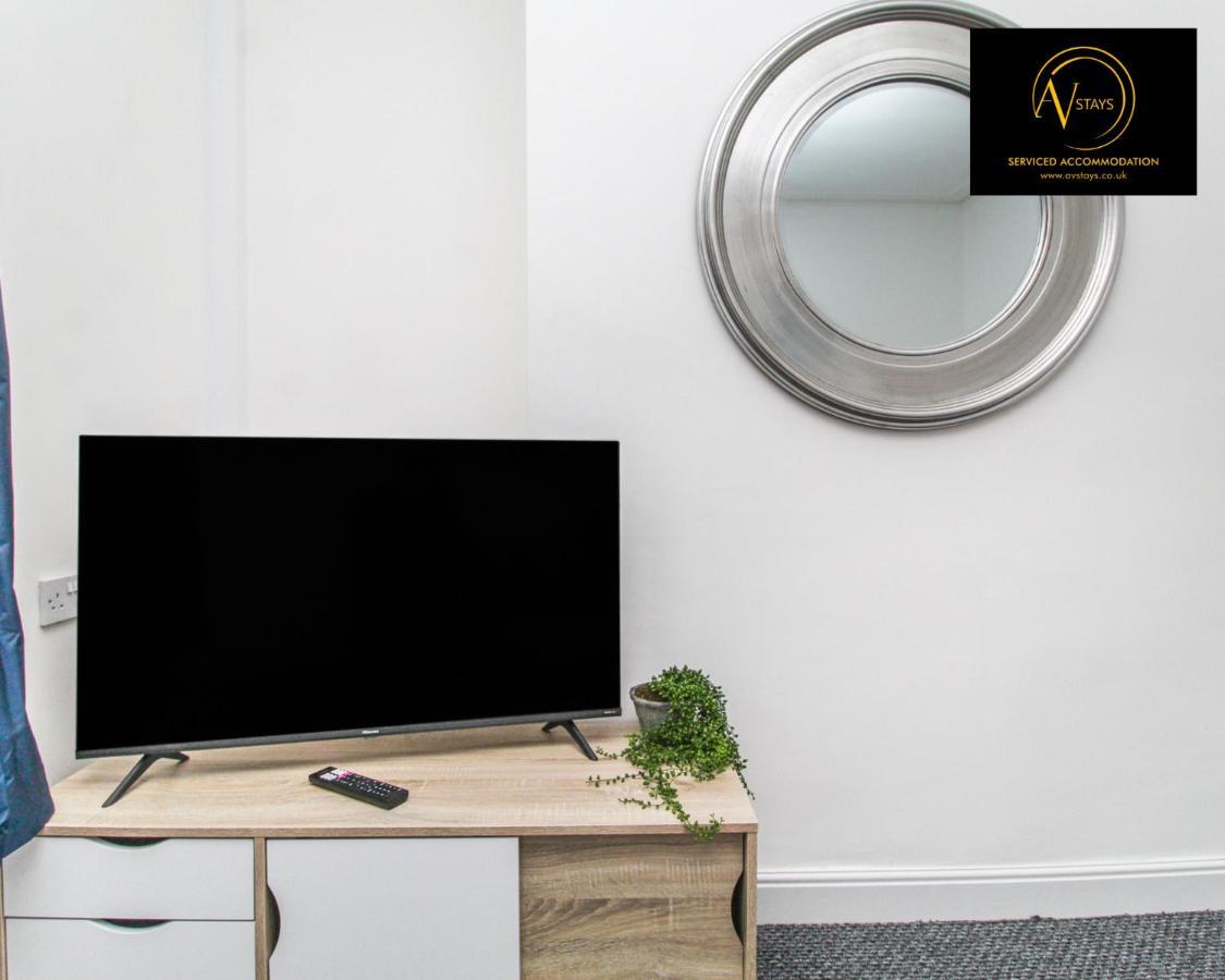 Modern House By Av Stays Short Lets & Serviced Accommodation St Helens St Helens  ภายนอก รูปภาพ