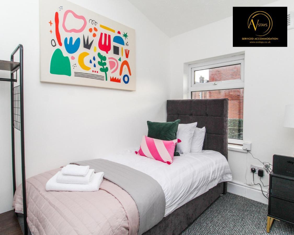 Modern House By Av Stays Short Lets & Serviced Accommodation St Helens St Helens  ภายนอก รูปภาพ