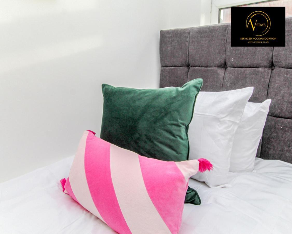 Modern House By Av Stays Short Lets & Serviced Accommodation St Helens St Helens  ภายนอก รูปภาพ