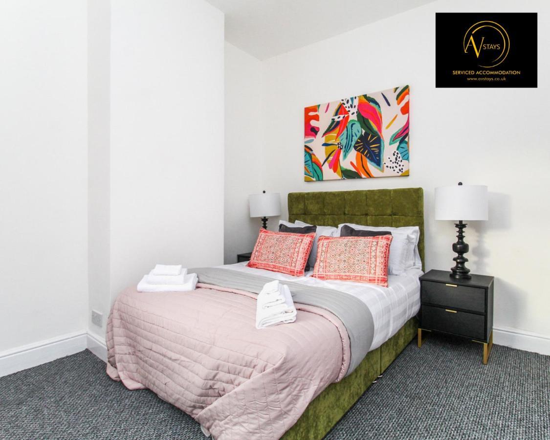 Modern House By Av Stays Short Lets & Serviced Accommodation St Helens St Helens  ภายนอก รูปภาพ