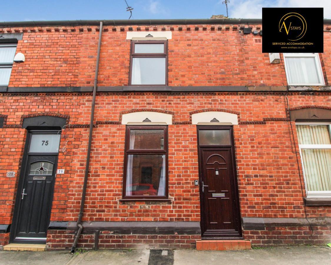 Modern House By Av Stays Short Lets & Serviced Accommodation St Helens St Helens  ภายนอก รูปภาพ