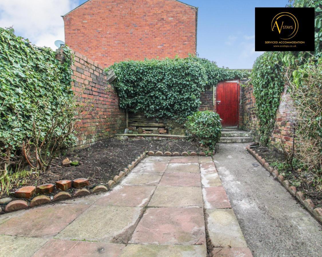 Modern House By Av Stays Short Lets & Serviced Accommodation St Helens St Helens  ภายนอก รูปภาพ